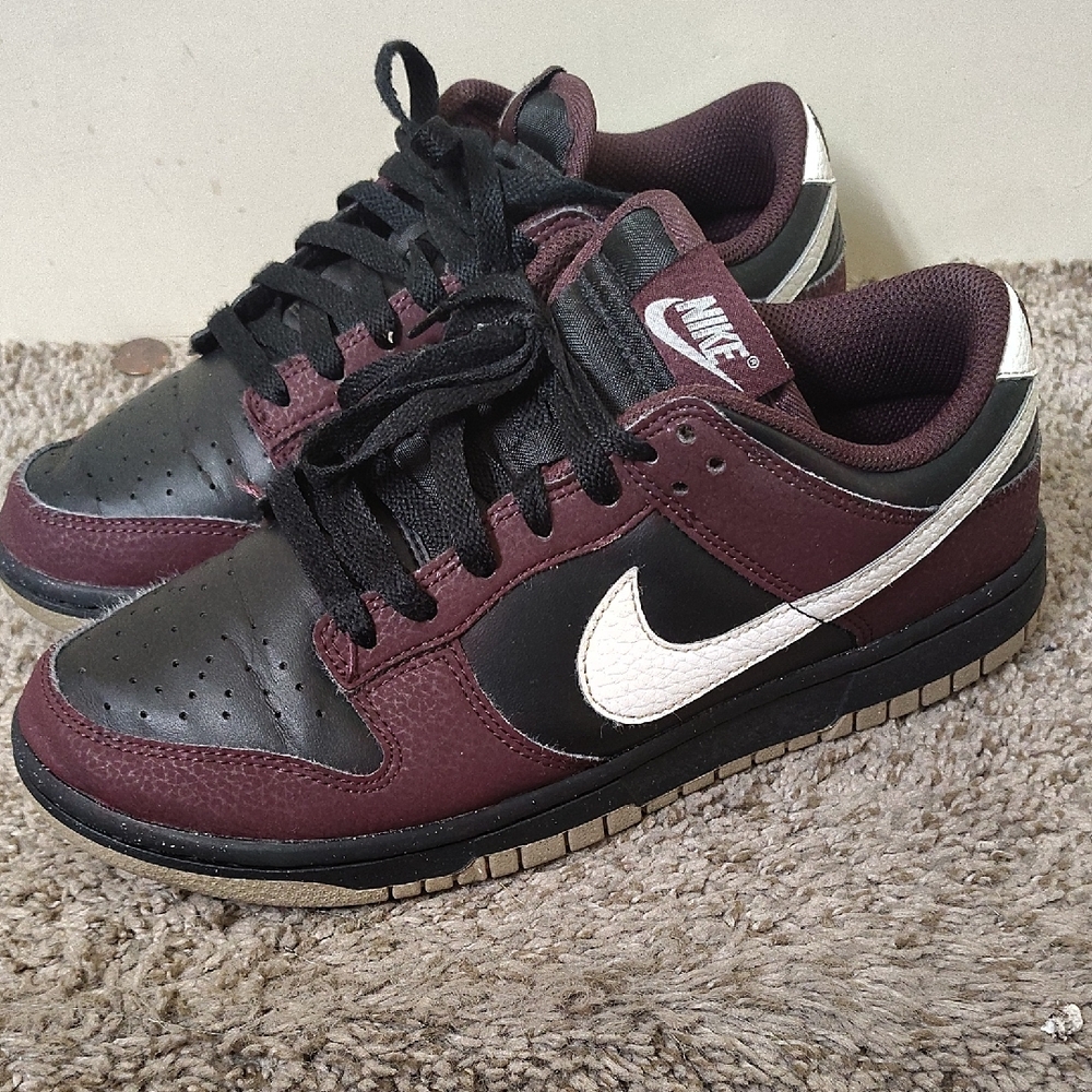 Nike Women's Sneakers Black and Burgundy with White Swoosh
